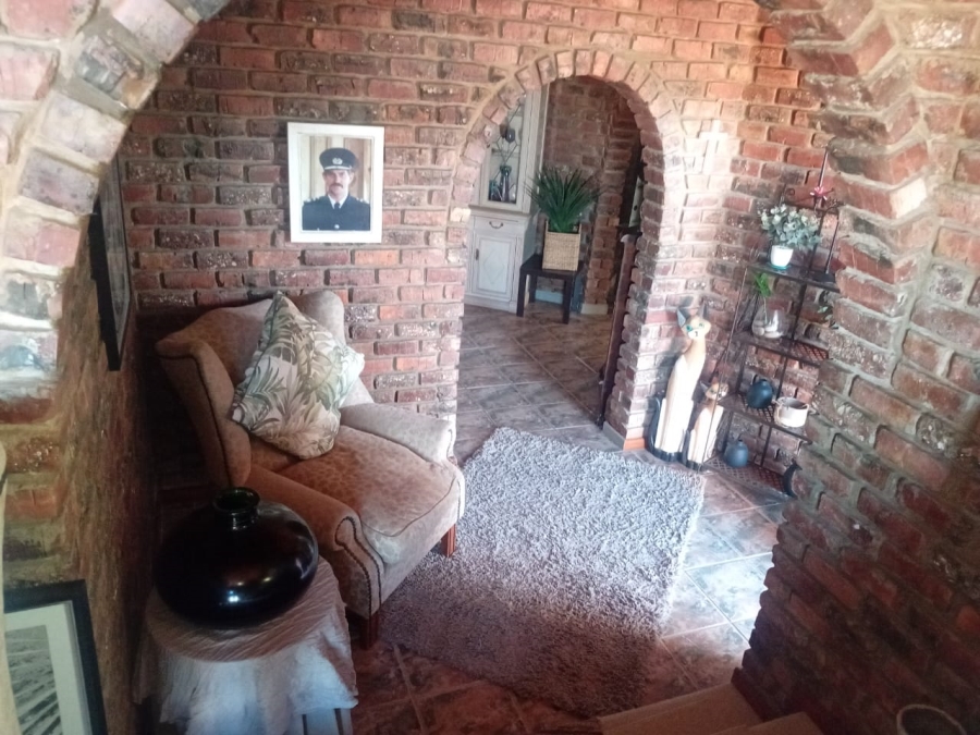6 Bedroom Property for Sale in Heiderand Western Cape